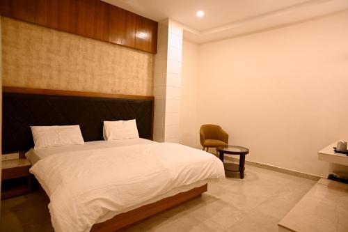 Varanasi Hotel | Sanzha Chulha Hotel