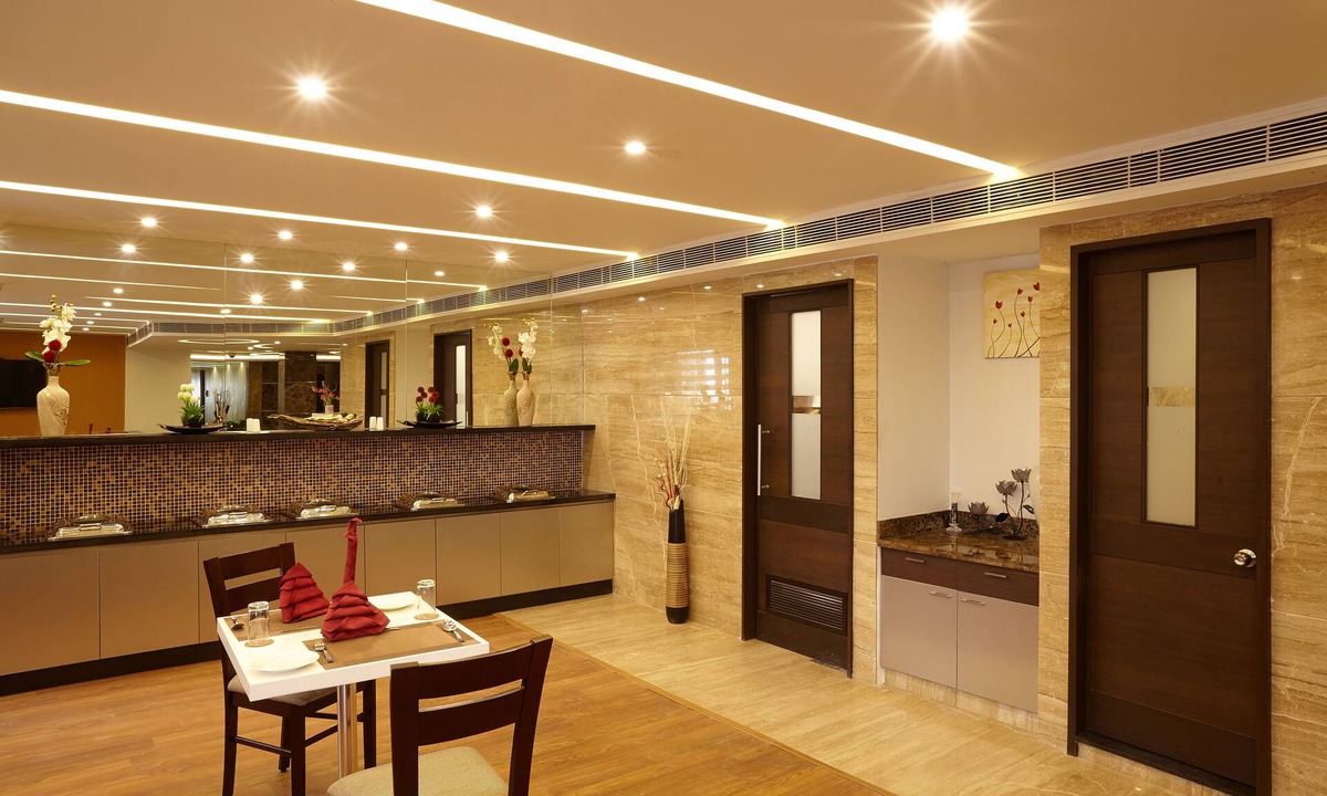 Sadras Hotel | Saravana's Golden Fruits Business Suites