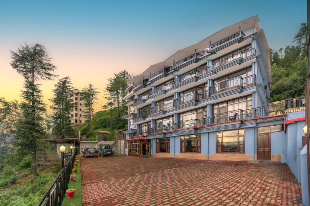 Kufri Hotel | Sattva Lok Shimla l Family Events l Lift l Power Backup I Sky Bonfire l Free Parking l Kufri Shimla By Exotic Stays