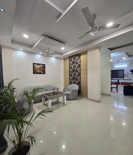 Indore Apartment | Satyabhama HomeStay-Pearl-Luxury two BHK Appartment