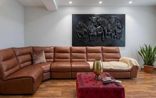 Pashim Vihar Apartment | Serene Garden Home 3BHK Gr Floor West Delhi