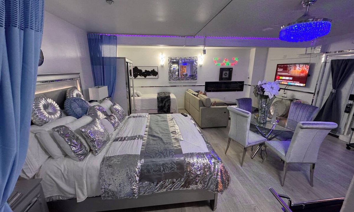 Woodland Apartment | Serene studio in Woodland perfect for a relaxing getaway with pool & Jacuzzi