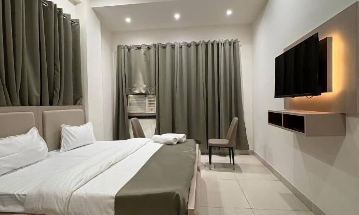 Sector 70 Hotel | Shft-In Hotel