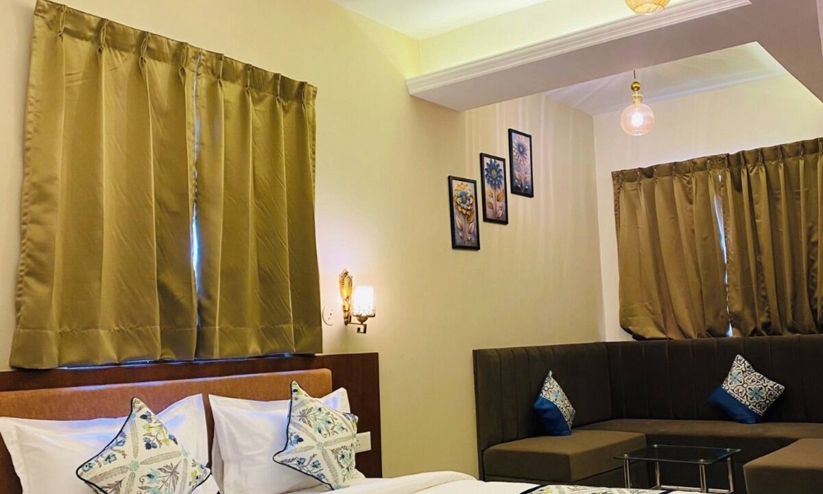 Kota Hotel | SITEVI INN & SUITES