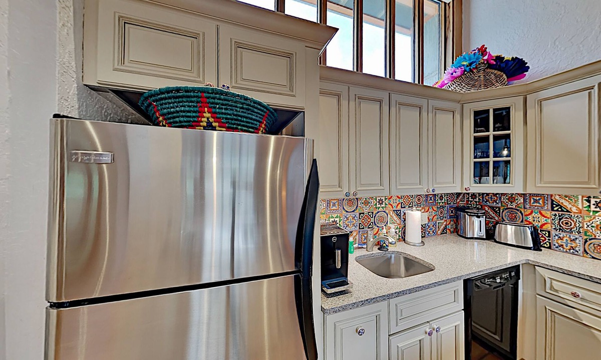 Taos Ski Valley Condo | Slopeside Penthouse | 2 Mountain-View Balconies, Fireplace & Covered Parking