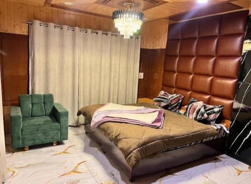 Srinagar Hotel | Snow and Saffron Hotel & Restaurant