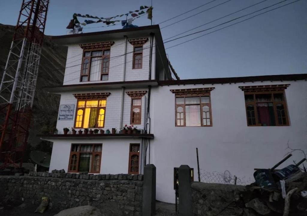 Tabo House | Snowland Homestay By StayApart