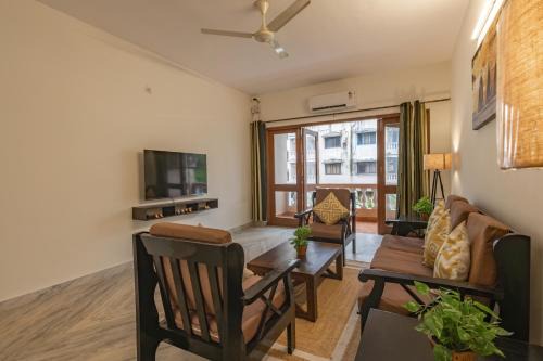 Fatrade Apartment | Spacious 2BHK 5 Min Walk To Zalor Beach