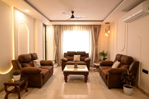 Karol Bagh Apartment | Spacious 2BHK with Lift Access in Central Delhi