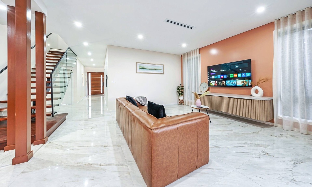 Schofields House | Spacious & Luxury 4Bed Room Retreat Near Station
