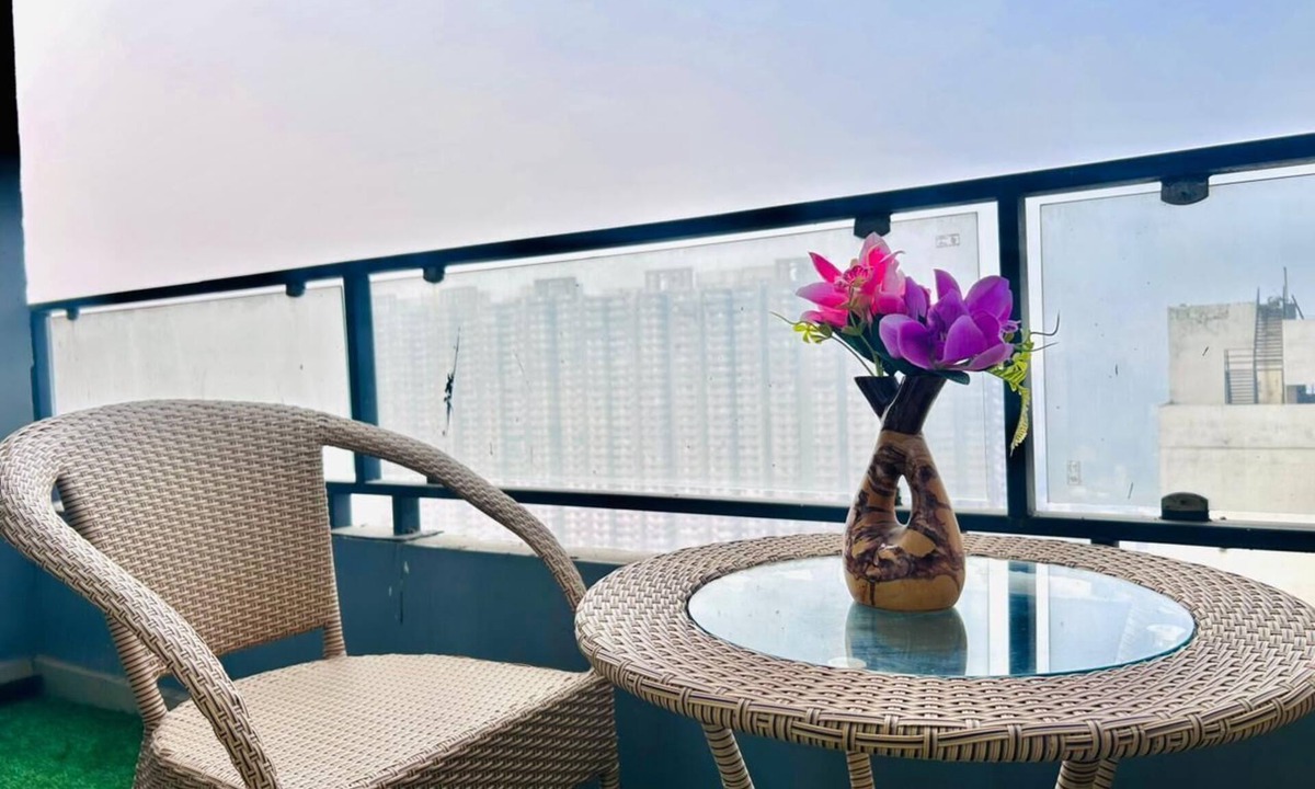Greater Noida Apartment | Stay by Sunstone