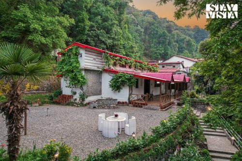 Nainital Villa | StayVista at Edwinstowe House with Heater, Bonfire & BBQ Grill