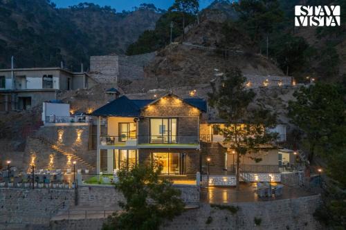 Kasauli Villa | StayVista at Ridge of Twilight Luxury Valley View Jacuzzi Villa Kasauli