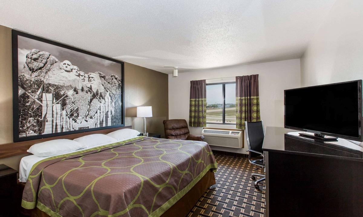 Wayne Hotel | Super 8 by Wyndham Wayne