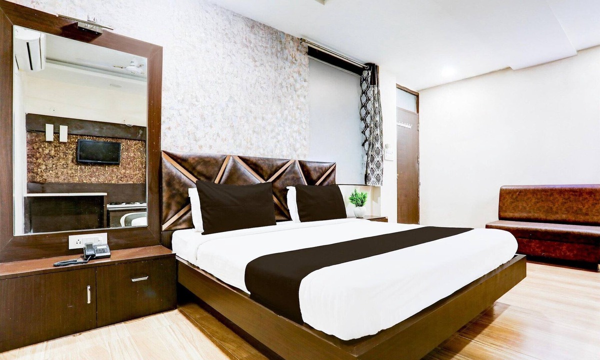 Gwalior House | Super Collection O Kampoo Tiraha Road