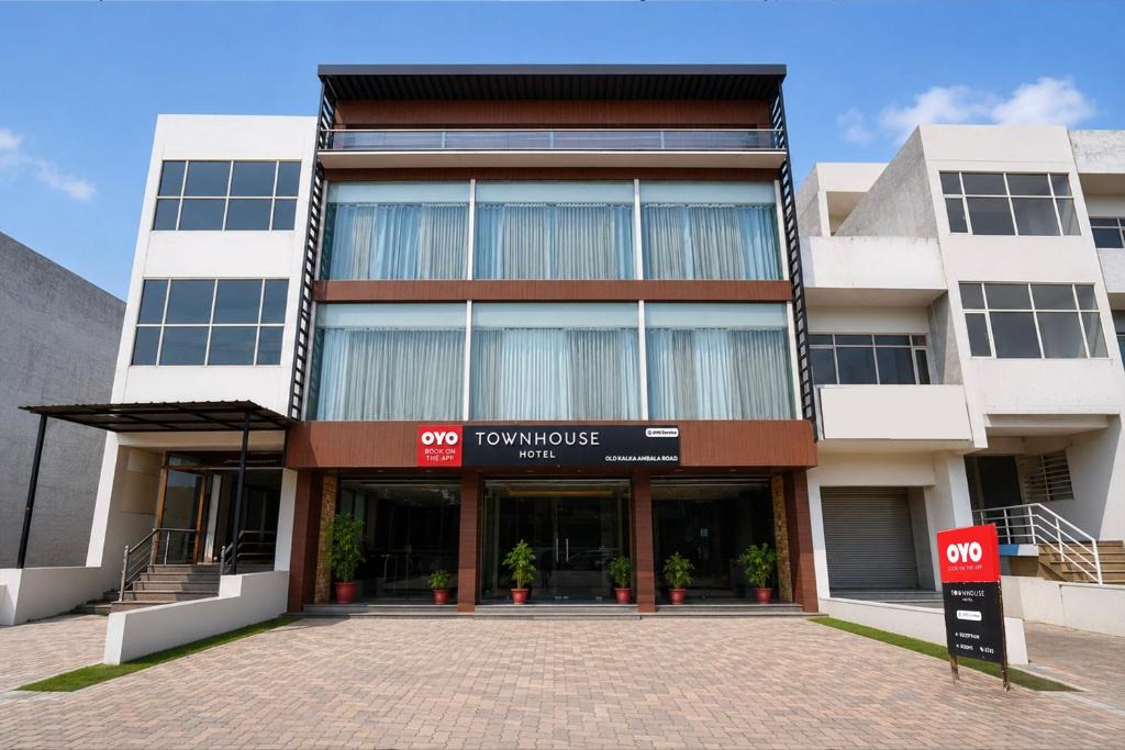 Zirakpur Hotel | Super Townhouse by OYO Old Kalka Ambala Road Formerly Viraj inn
