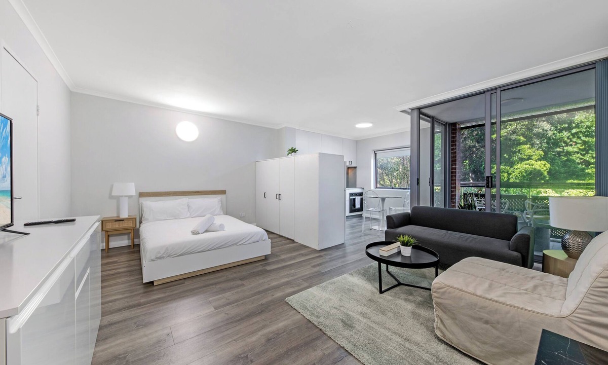 Surry Hills Apartment | Surry Hills Studio with Balcony near Central Station