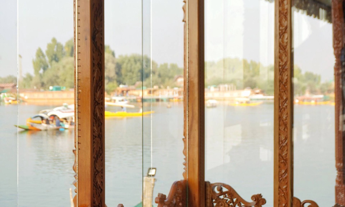 Dal Lake Hotel | Swan Group Of Houseboats
