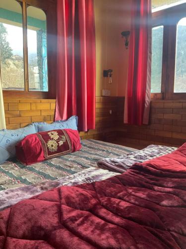 Manali Hostel | Swaranya Art Escape