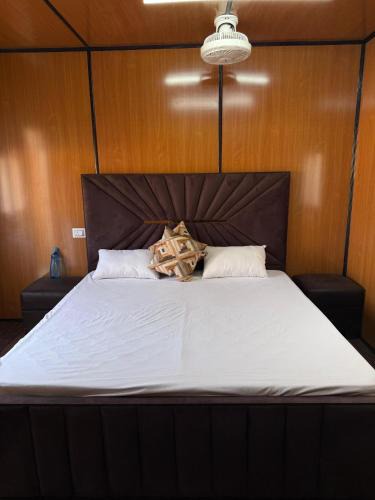 Faridabad House | Swastik Farm House -Adjoing to Aravali College
