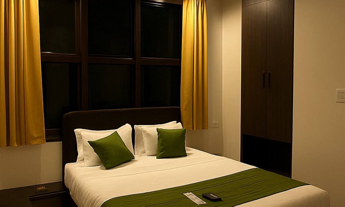 Patna Hotel | THE CLOVERS INN