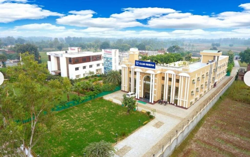 Budaun Hotel | The Club Inn Rivira Hotel Bahedi UP