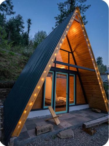 Banjar House | The Crystal Cabin