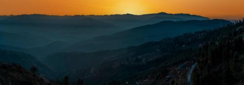 Fagu Apartment | The Family Paradise Kufri! Mountain View! Near adventure activities! BY THE TIKKER