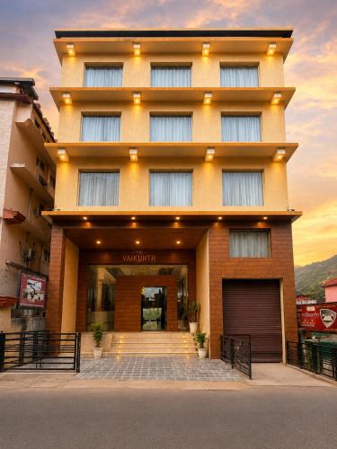 McLeod Ganj Hotel | The Ginger McLeodGanj-By Vaikunth Centrally Heated & Air Cooled # Near Mall Road # Big Parking # Lift #Spacious Rooms # Most Awarded # Property Of The Year #