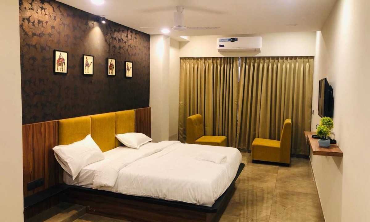 Rajpipla Hotel | The Grand Unity