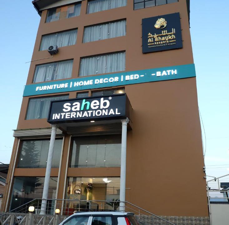 Srinagar Hotel | The Hoften Al Shaykh Resorts, Srinagar