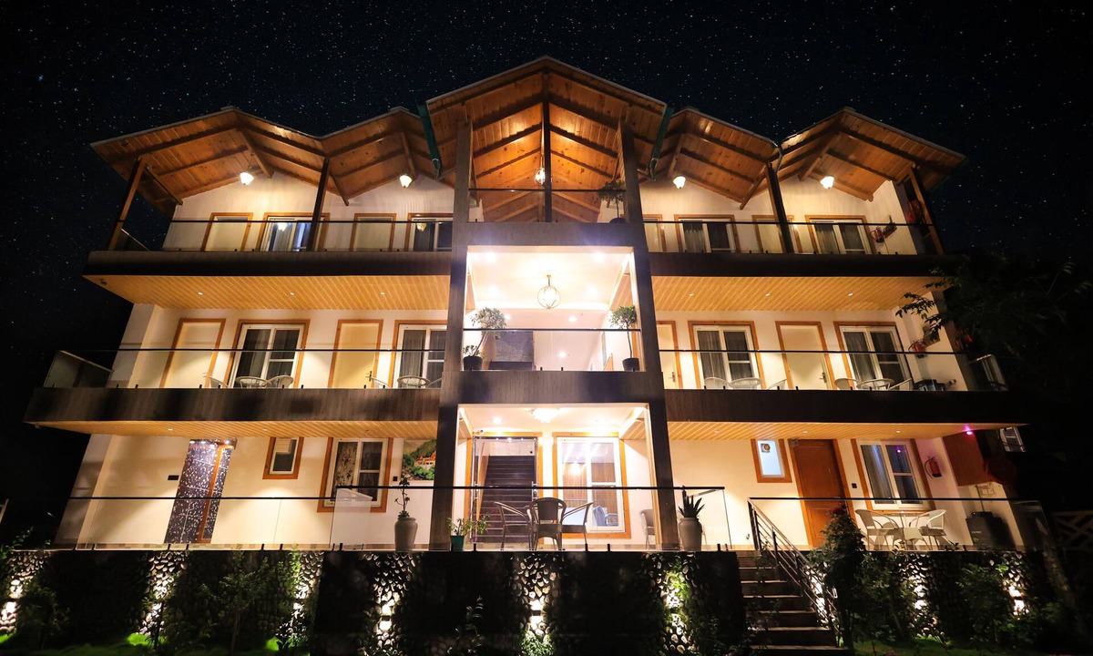 Kaul Hotel | The Hoften Snowia Luxury Stay Near Bhalugarh Waterfall