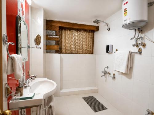 Mohal Hotel | The Kaathkuni House - Shobla Cottages