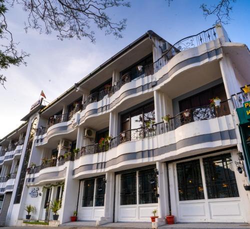 Bhimtal Hotel | The Lake Heritage, Bhimtal