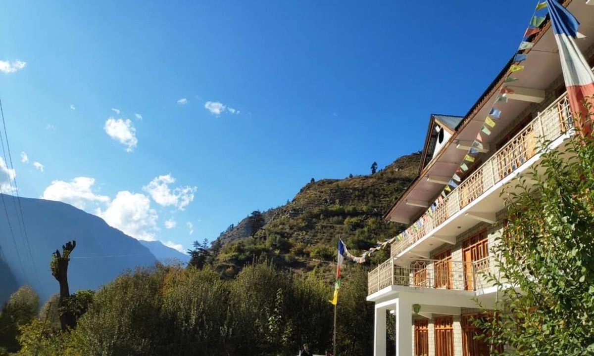 Sangla Hotel | The Lake View Resort