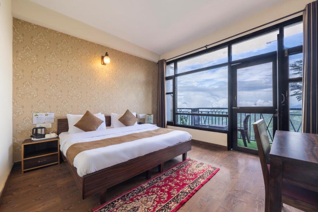 Kufri Apartment | The Nature Retreat Kufri l Family Events I Multi Cuisine Restaurant l Sky Bonfire l Lift l Power Backup l Free Parking l Kufri By Exotic Stays