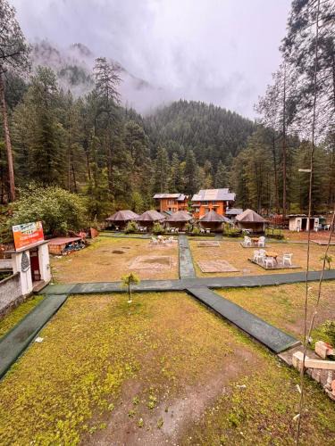 Kasol Hotel | The Parvati Grand Resorts & Camps