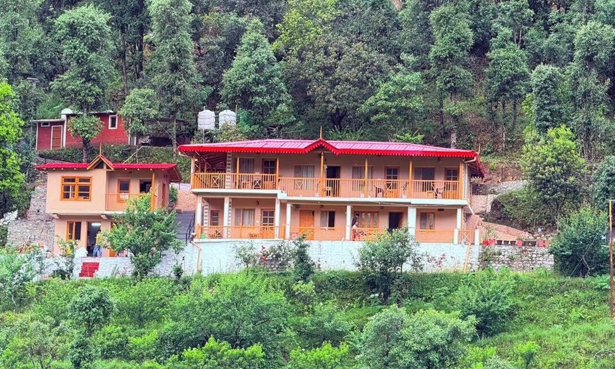 Bhowali Hotel | The Peach Hillside By Royal Collection