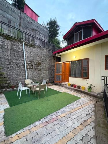 Dharampur Apartment | The Platinum Penthouse l Meal Available