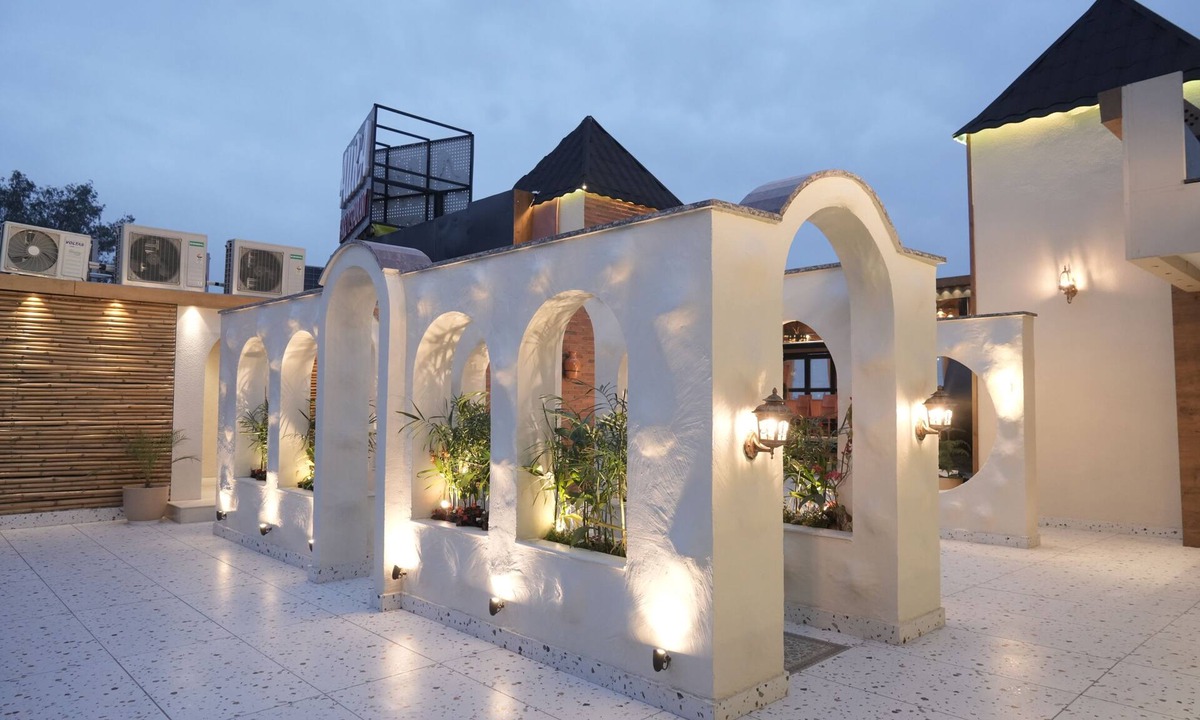Kharar Hotel | The Roseville Grand