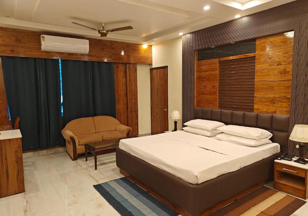 Kushinagar Hotel | The Royal Residency
