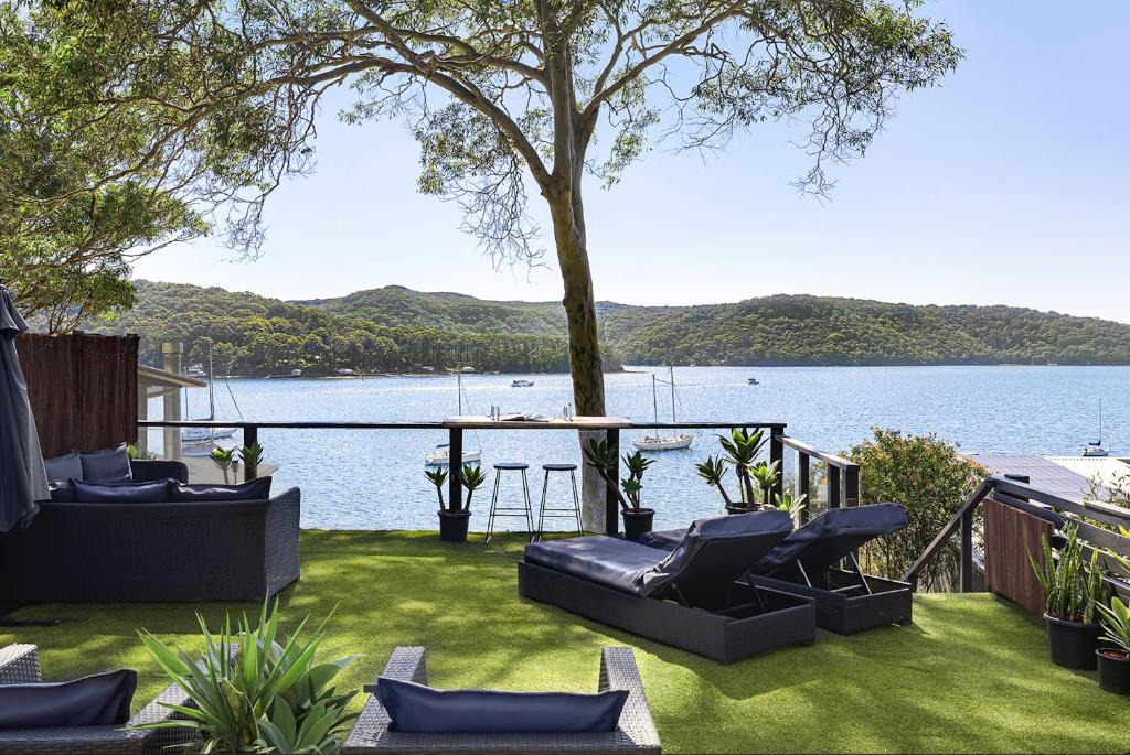 Scotland Island House | The Sea Shanty - on Pittwater - Fishermans Cottage - Private Jetty and Beach