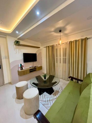 Sualkuchi Apartment | The Siam Villa - Pastel Cove