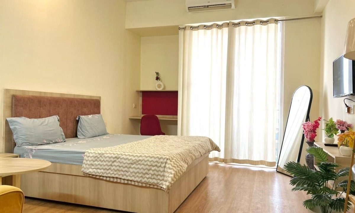 Greater Noida Apartment | The Solis - Stay by Sunstone - Couple Friendly