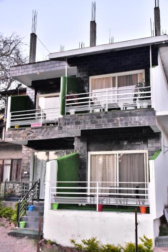 Dharampur Apartment | The Toy Train View 3BHK Villa With Pvt Balcony