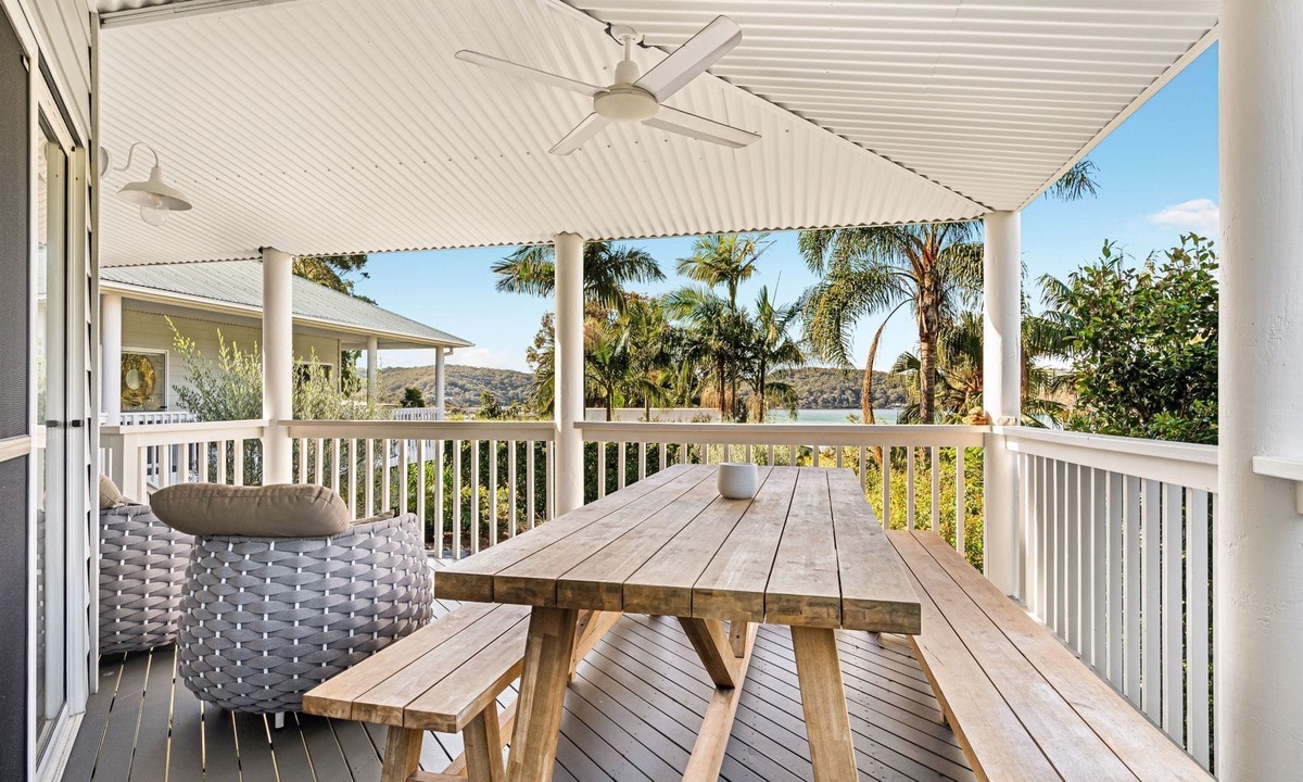 Pretty Beach Central Coast Cabin | The Wagstaffe Escape is a private granny flat condo is the perfect accommodation for couples or sing