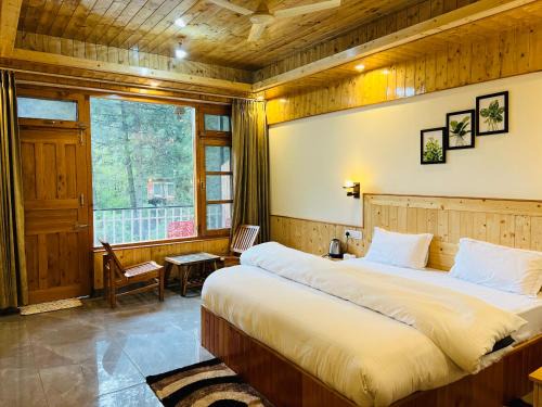 Banjar House | Tirthan Villa Homestay