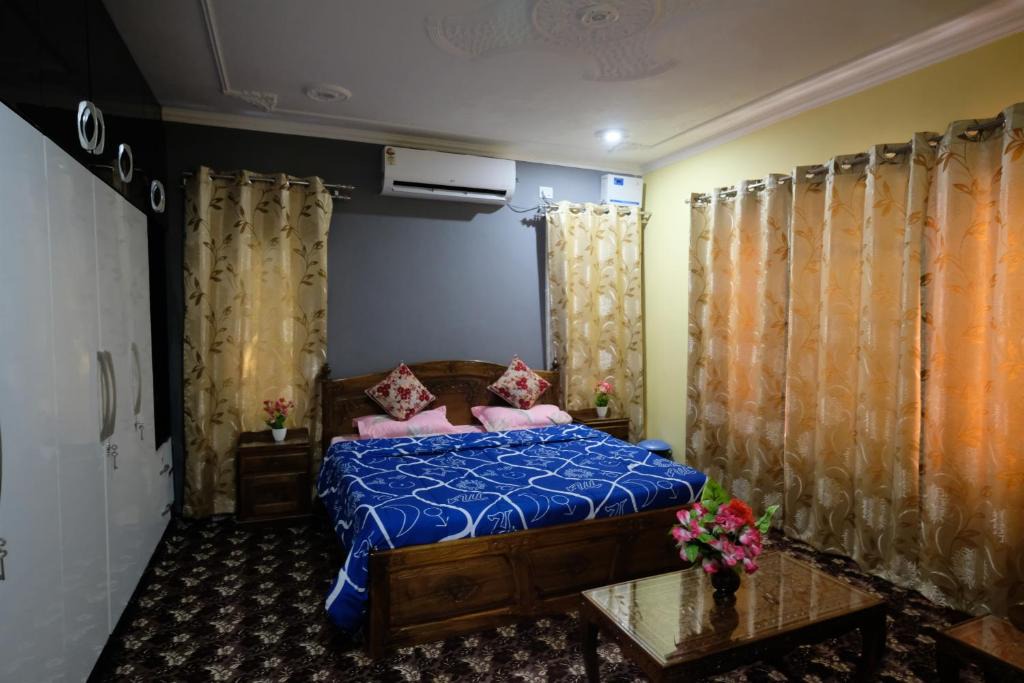 Brein House | Tom and Jerry homestay Kashmir Srinagar