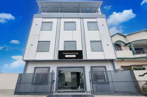 Amritsar Hotel | Townhouse by OYO GT Road Amritsar Near Fortis Hospital