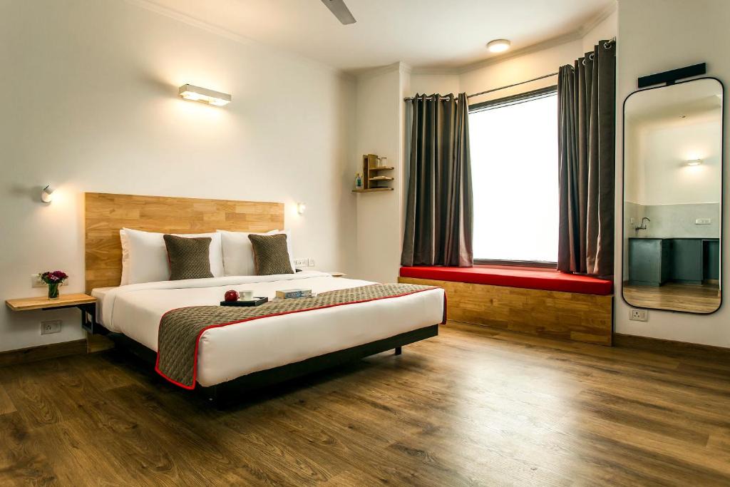 Chittaranjan Hotel | Townhouse CR Park Near Lotus Temple